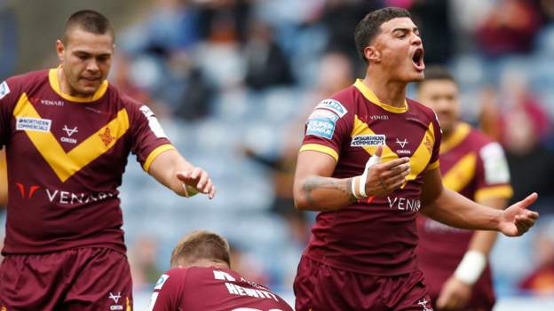 Super League: Huddersfield Giants 21-12 Leeds Rhinos