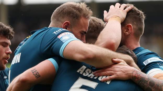 Super League: Hull FC 4-18 Warrington Wolves