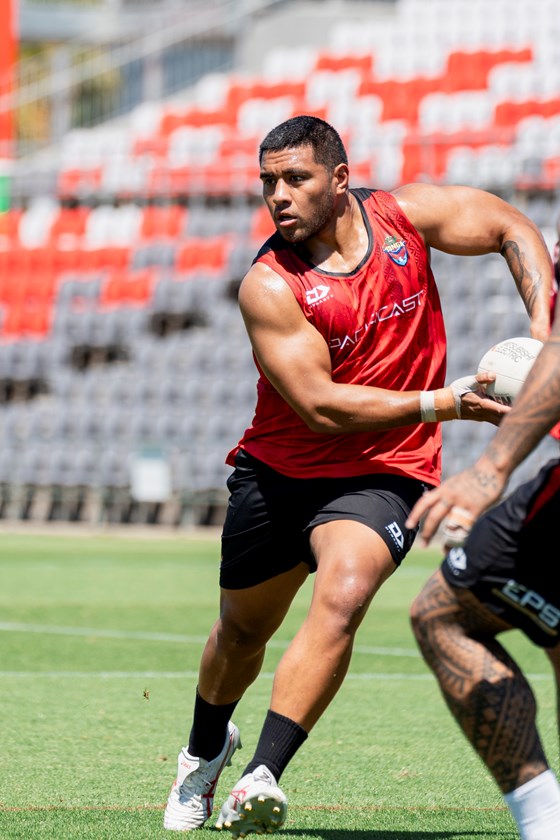 Moe Fotuaika at Tonga training.