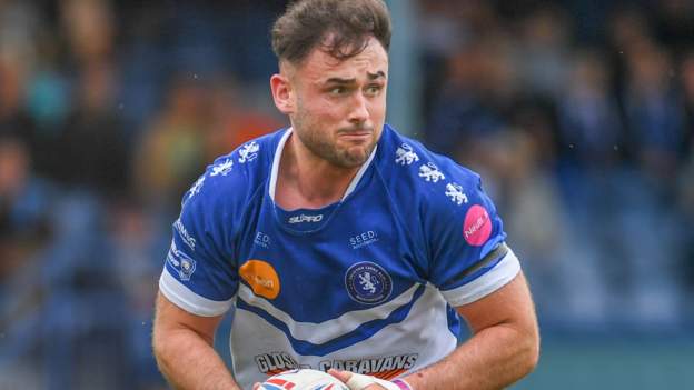 Leigh Leopards sign Louis Brogan from Swinton Lions