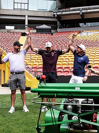 Broncos Welcome Cam Smith Home to Brisbane