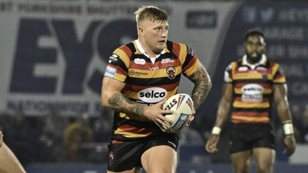 Danny Addy: Salford Red Devils release forward after Matty Foster signing