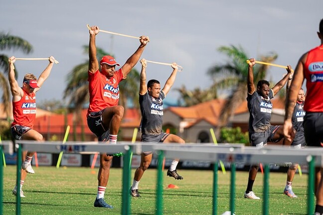 Felise Kaufusi training with the Dolphins.