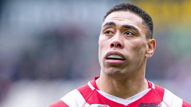 Ken Sio: Salford Red Devils release winger on compassionate grounds after five years with club