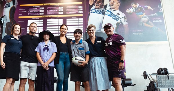 Broncos Unveil Carl Webb Tribute