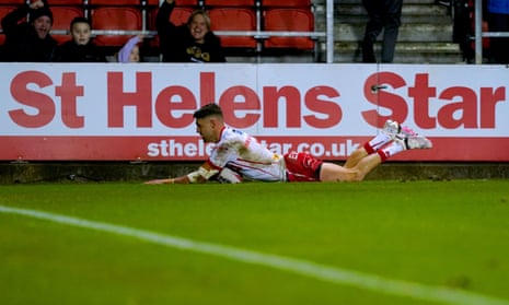 Tommy Makinson scores for St Helens in their 40-4 win against London Broncos.