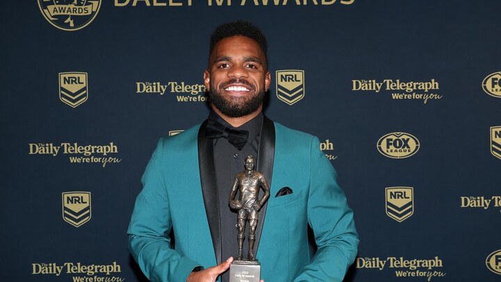 Sunia Turuva of the Panthers poses after winning the 2023 Rookie of the Year award. Photo by Mark Kolbe/Getty Images)