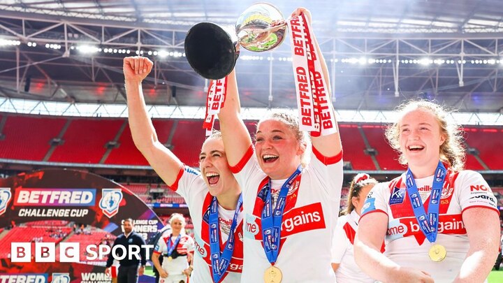 St Helens celebrate winning the 2023 Women's Challenge Cup