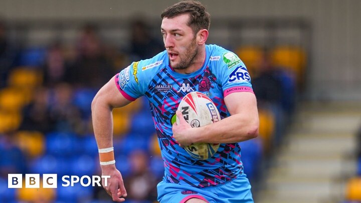 Rugby League - Betfred World Club Challenge - Wigan Warriors v Penrith Panthers - DW Stadium, Wigan, England - Wigan's Jake Wardle on his way to a try against Penrith.