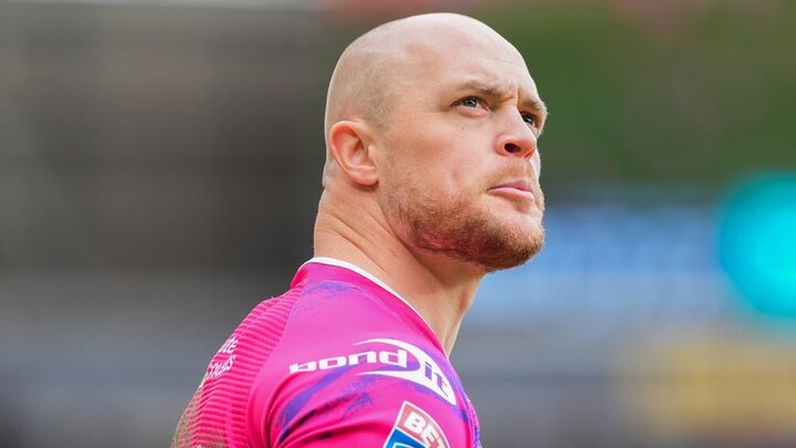 Picture by Olly Hassell/SWpix.com - 06/04/2024 - Rugby League - Betfred Super League Round 7 - Hull FC v Huddersfield Giants - MKM Stadium, Kingston upon Hull, England -Adam Swift of Huddersfield