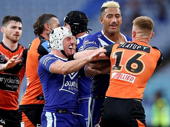 Reed Mahoney was involved in a scuffle with Alex Seyfarth. Picture: Brendon Thorne/Getty Images