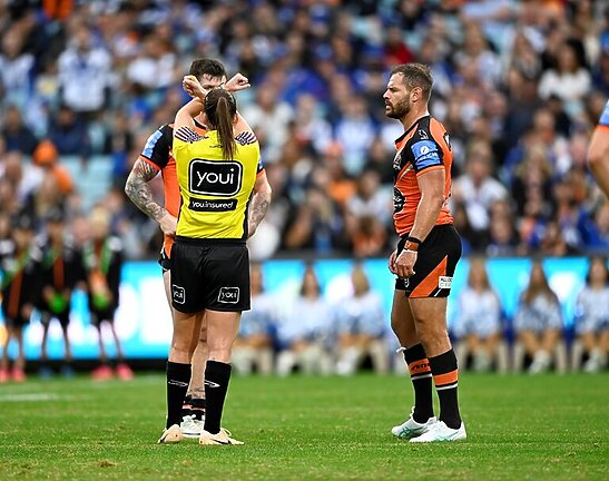 Sezer sidelined for four matches after Bulldogs clash