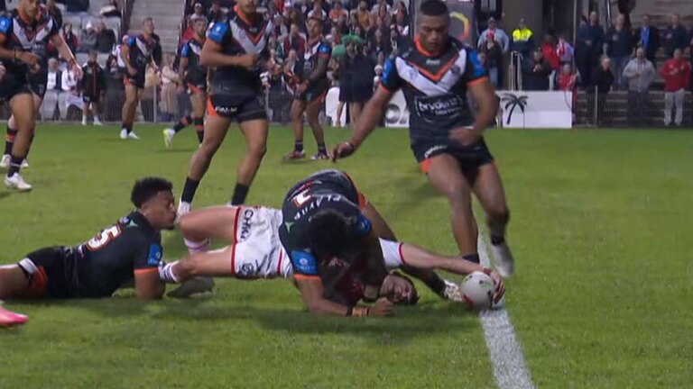 Kyle Flanagan's try was disallowed.