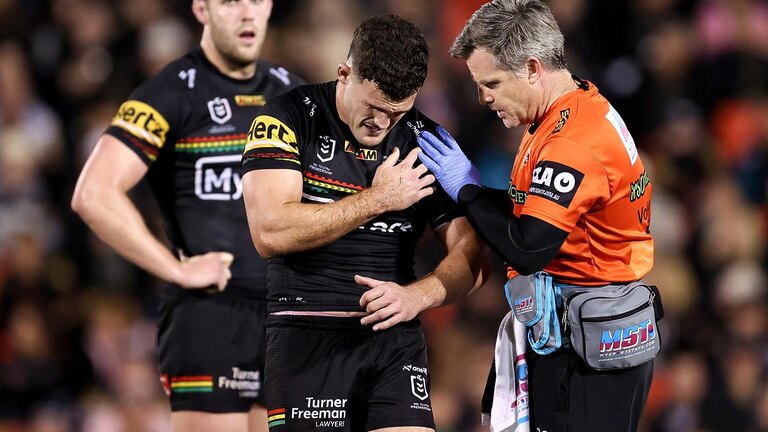 PENRITH, AUSTRALIA - AUGUST 15: Nathan Cleary of the Panthers holds his shoulder during the round 24 NRL match between Penrith Panthers and Melbourne Storm at BlueBet Stadium, on August 15, 2024, in Penrith, Australia. (Photo by Brendon Thorne/Getty Images)