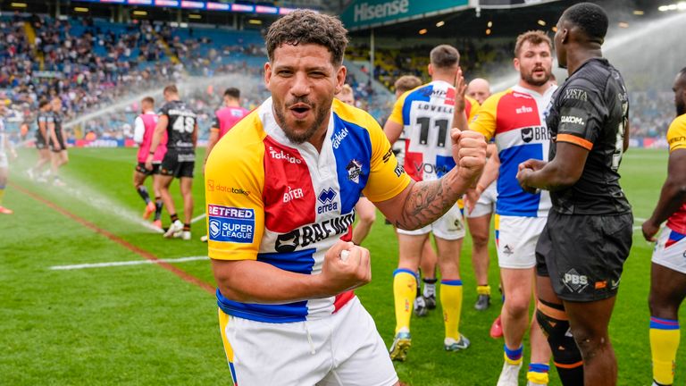 Picture by Olly Hassell/SWpix.com - 17/08/2024 - Rugby League - Betfred Super League Magic Weekend - Hull FC v London Broncos - Elland Road, Leeds, England - Hakim Miloudi of London celebrates his teams victory over Hull FC