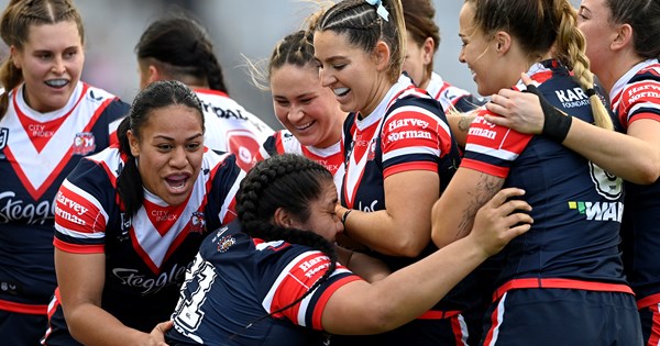 Hall, Kelly run riot as Roosters overpower Dragons