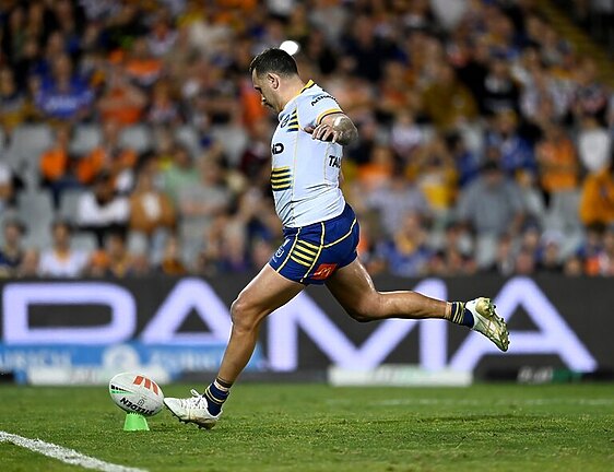 Parrrra-dise Found as Eels Outshine Tigers, 60-26