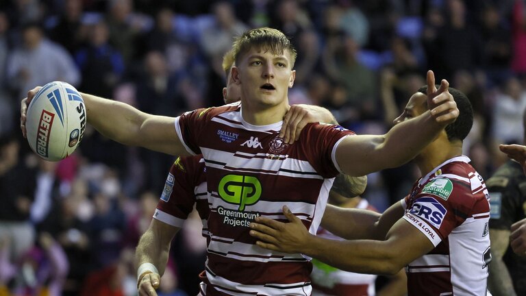 Wigan Warriors blitz Leigh, secure Grand Final slot