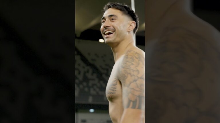 A farewell haka for Shaun Johnson! #nrl