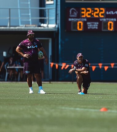 Assistant Coaches: Ben Te'o (L) and Trent Barrett (R)