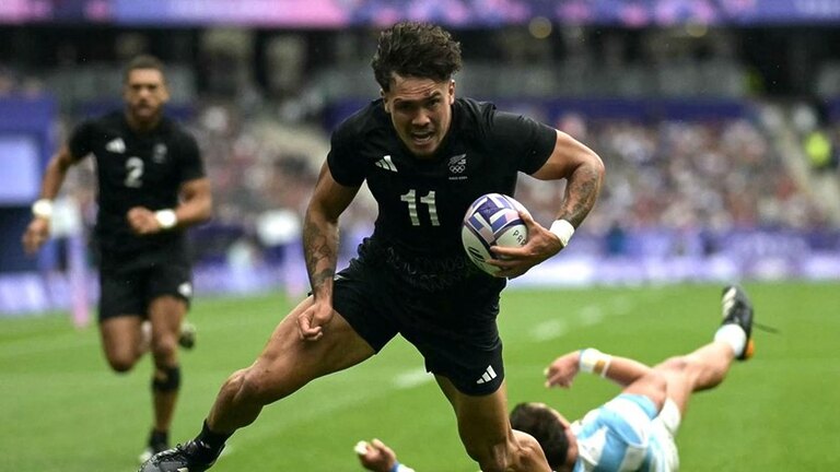 Moses Leo in action for the All Blacks Sevens team.