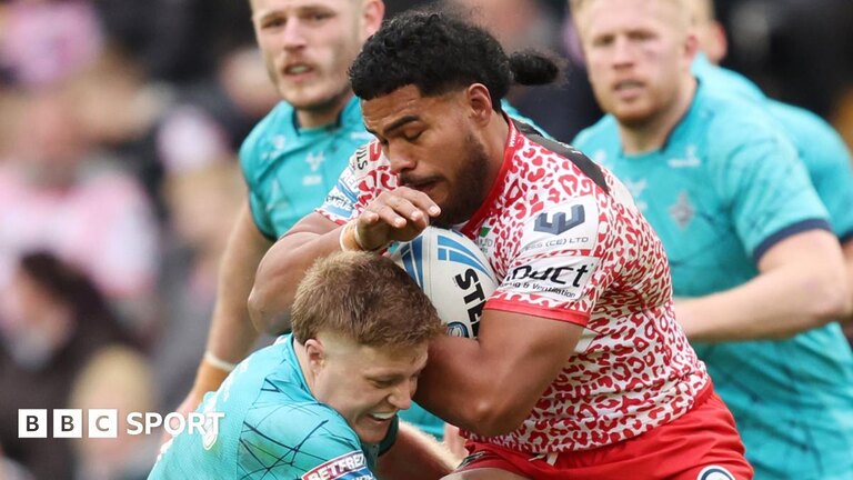 Alec Tuitavake in action for Leigh against Huddersfield