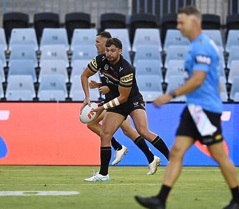 Mavrik Geyer warms up with Penrith.