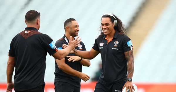 Live blog: Wests Tigers v Knights; Dolphins v Rabbitohs