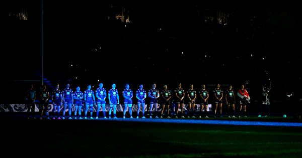 Lights down, 'Blackout' is back