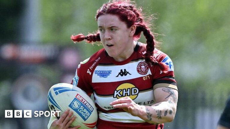 Wigan Warriors player Eva Hunter