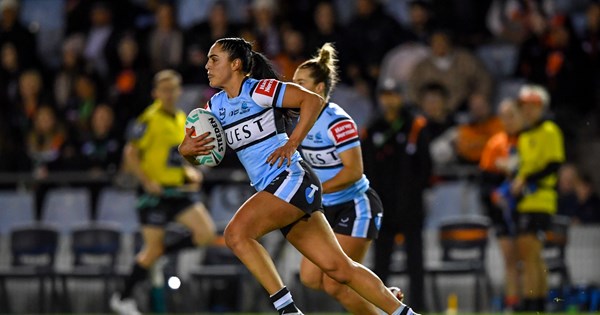 Sizzling Shark Georgia goes behind enemy lines at Belmore