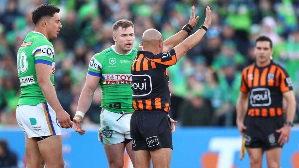 Reynolds Challenges Young's Sin Bin Decision