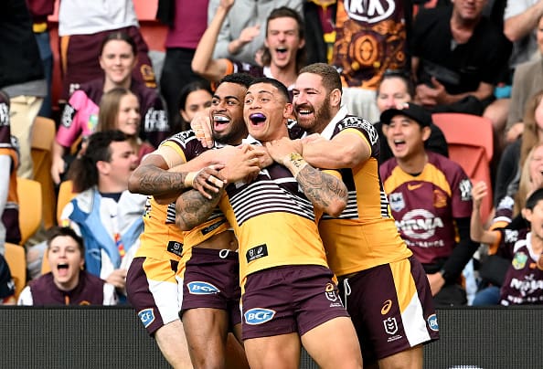 Hoeter Signs Five-Year Extension with Broncos