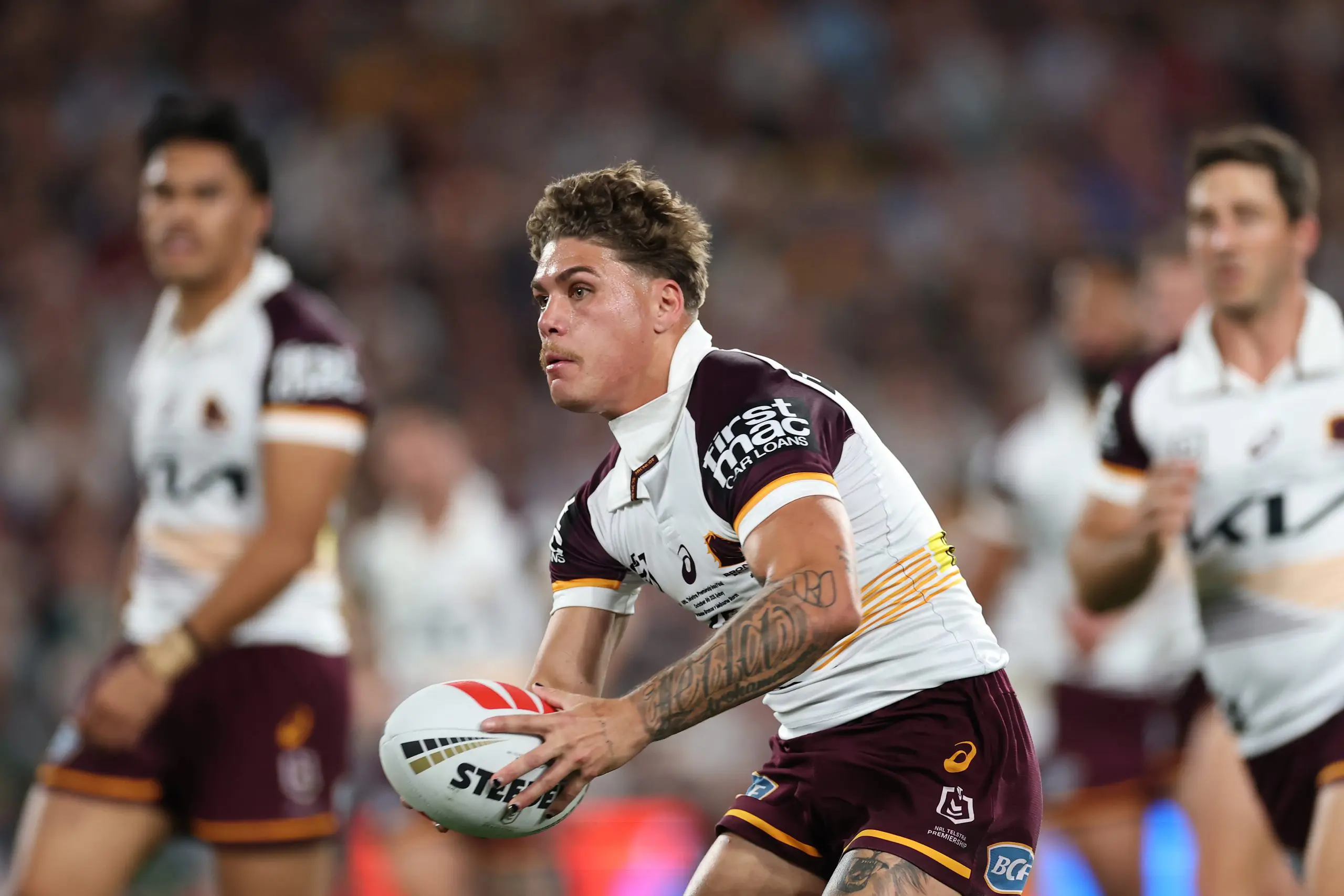 Kangaroos Choose: Walsh or Edwards for Fullback?