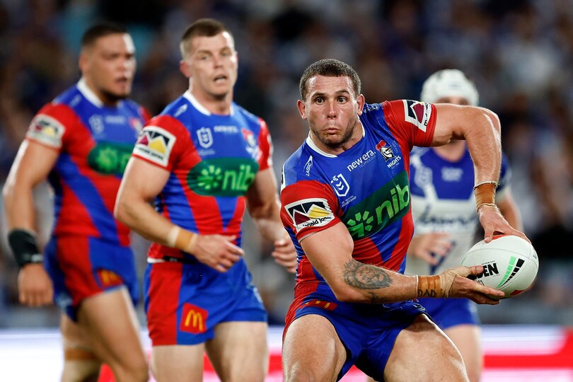 Adam Elliott Pursues Year-End Contract Agreement