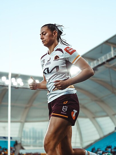 Hicks Extends Broncos Contract to 2027