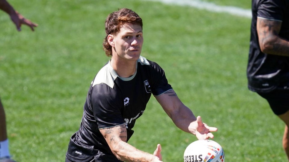 Australia's fullback call: Tedesco or Walsh?