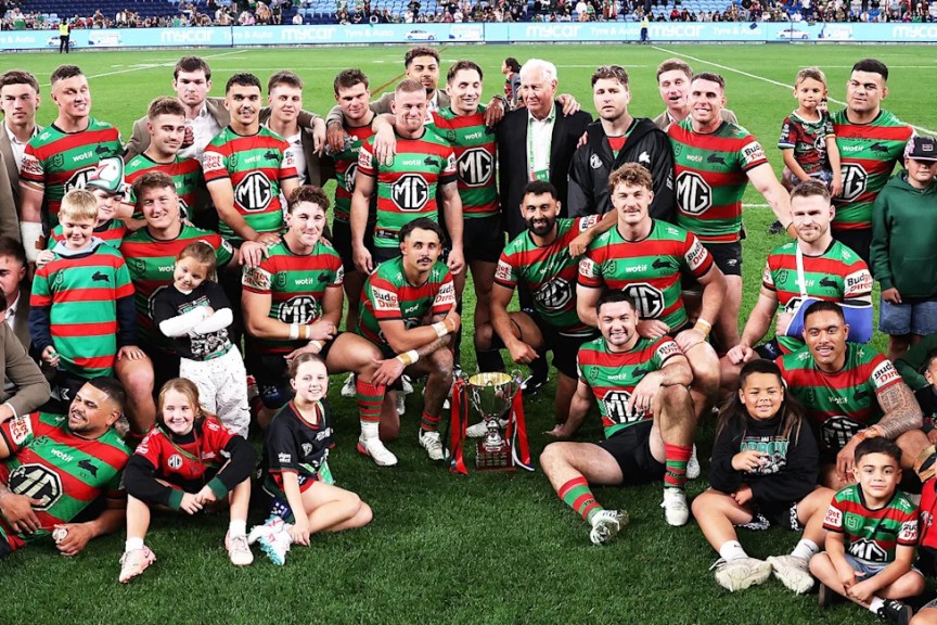 Adam Elliot poses for a photo with his Rabbitohs teammates.