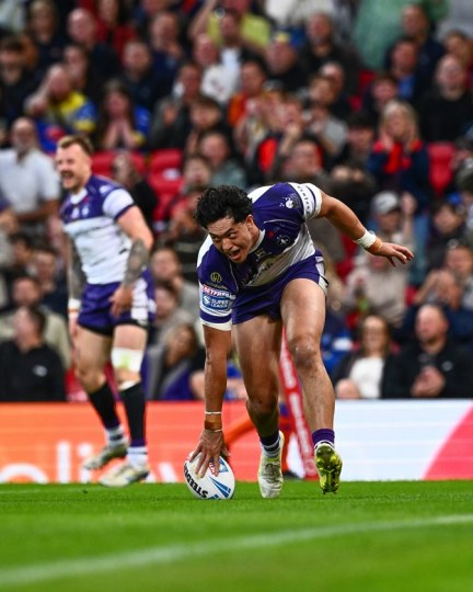 Ex-Warriors celebrate Super League joy with Wakefield